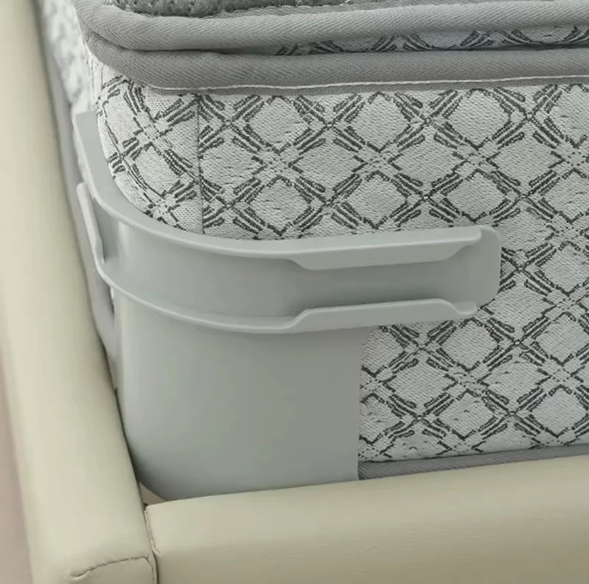 🛏️ Supports de Draps Invisibles – Un Lit Toujours Net, Sans Effort